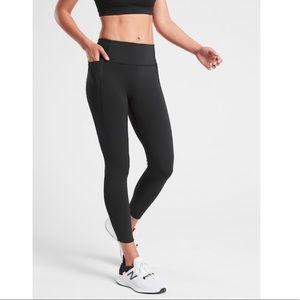 NWT Athleta velocity stash pocket 7/8 tight